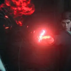 Uczeń Hogwartu w grze Hogwarts Legacy rzuca zaklęcie, które wygląda jak Avada Kedavra.