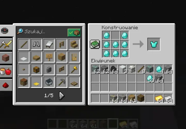 Gracz w Minecraft tworzy diamentową zbroję, używając "sweeping edge" po polsku.