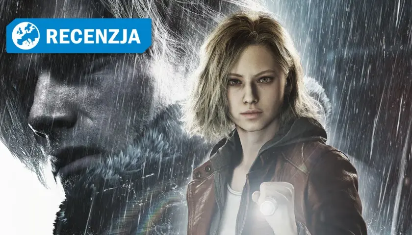 Recenzja Resident Evil Re:Verse na PS5. Młoda kobieta z latarką i mężczyzna w deszczu.