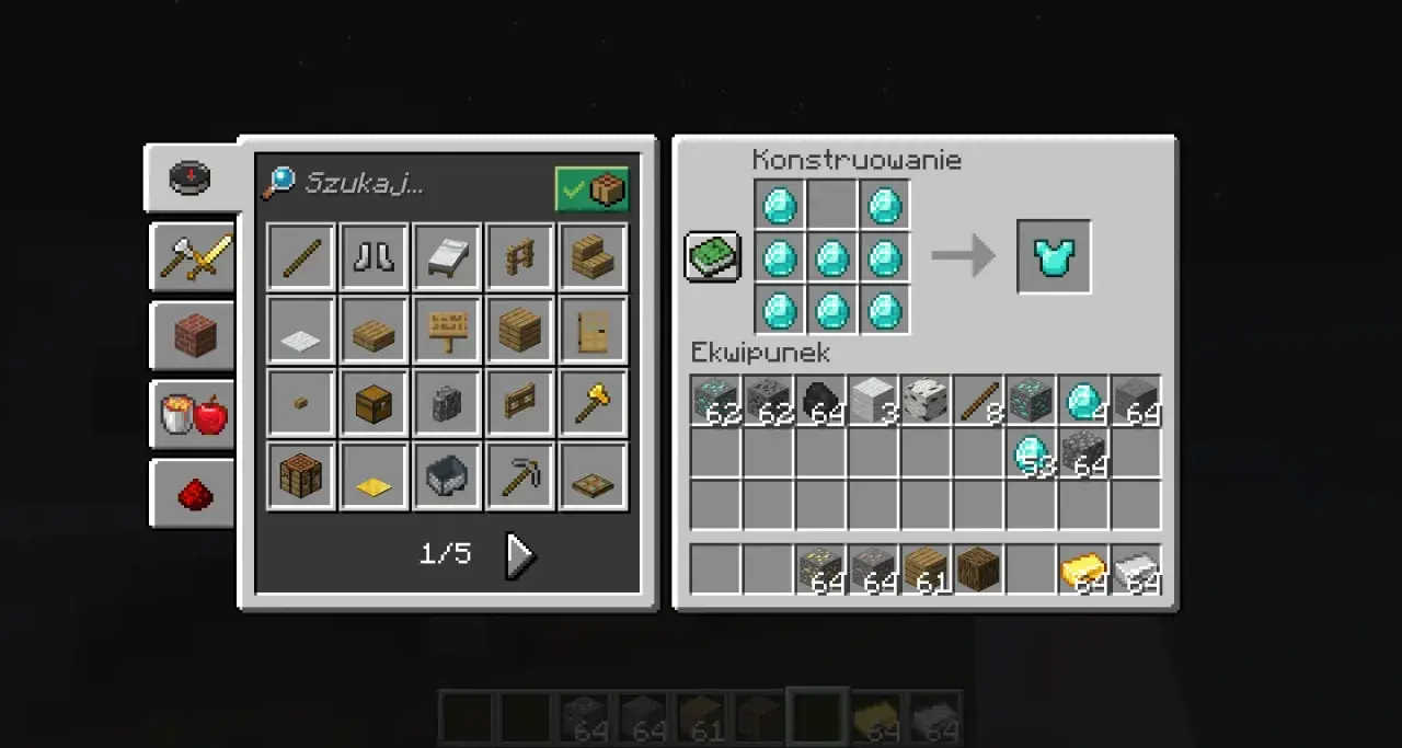 Gracz w Minecraft tworzy diamentową zbroję, używając "sweeping edge" po polsku.