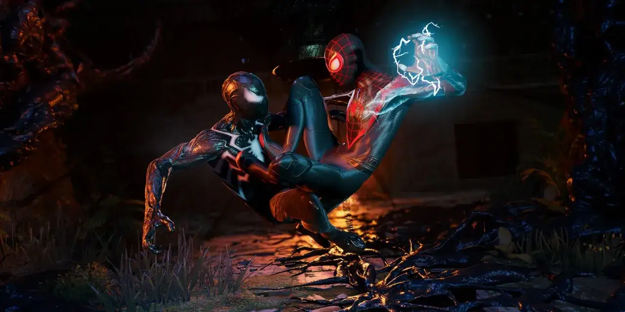 Miles Morales z pajęczymi mocami walczy z wrogiem w mrocznym lesie. W tle widać fragmenty z gry Spider-Man 2.