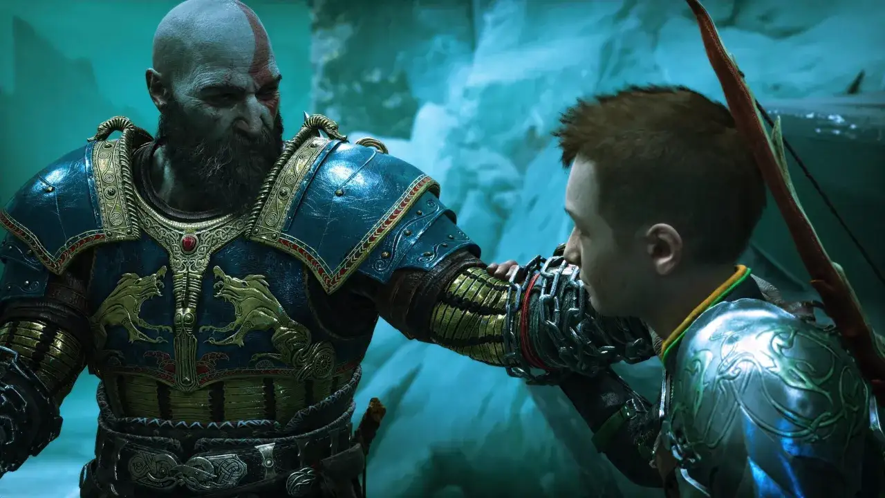 Kratos i Atreus w zbrojach, przygotowani na przygodę. Ile trwa fabuła God of War Ragnarok? Długo, bo czeka ich wiele wyzwań.